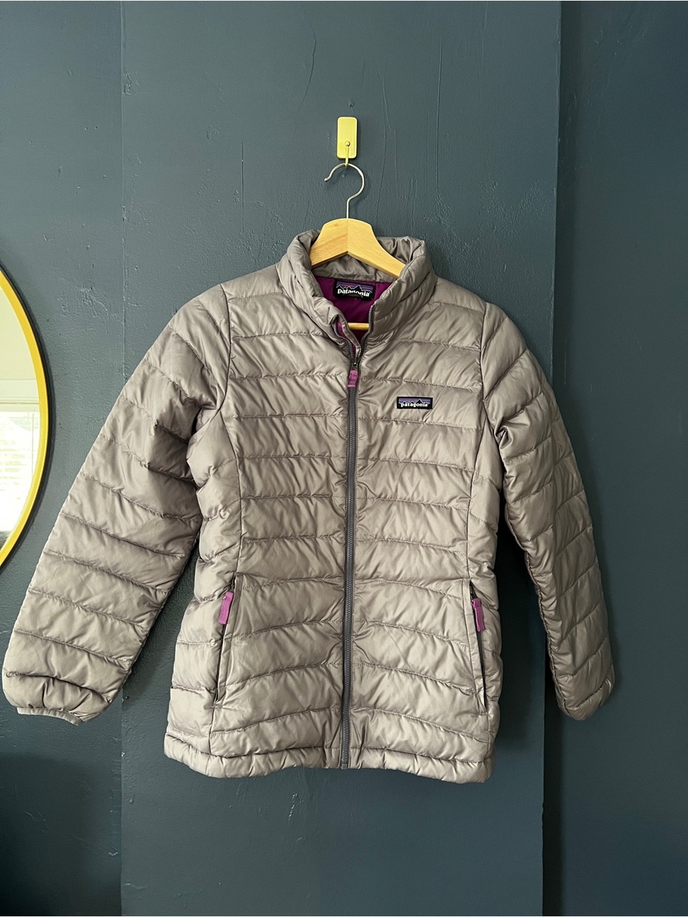 Patagonia Down Sweater Jacket Kids Size XL 14